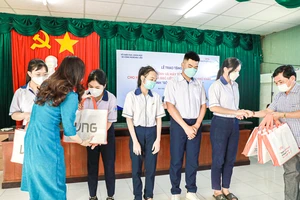 VNG tặng máy tính cho học sinh Bạc Liêu