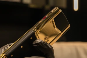  Vertu Signature V Pure Black Full Gold