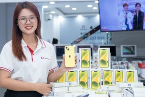 iPhone 14 màu vàng với mức giá từ 18,69 triệu đồng