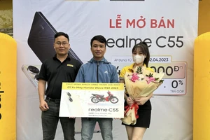 realme trao thưởng cho chủ nhân may mắn