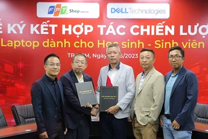 Đại diện FPT Shop và hãng Dell tại buổi làm việc về các chương trình ưu đãi cho học sinh, sinh viên trong mùa tựu trường