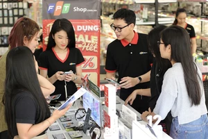 Nhiều mặt hàng điện tử có giá tốt tại FPT Shop