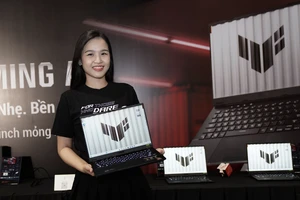 ASUS TUF Gaming A14 (2024) với trọng lượng chỉ 1.46 kg và mỏng 1.69 cm.