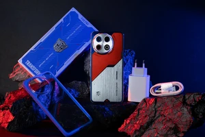 PARK 30 Pro phiên bản Đỏ Optimus Prime.