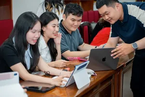 Sinh viên hào hứng tham dự buổi workshop thú vị của D.Educare.