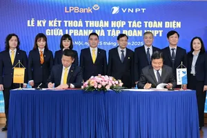 Đại diện tập đoàn VNPT và LPBank ký kết hợp tác