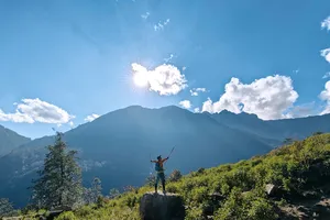 Những con dốc đầu tiên đến Ky Quan San đã mở ra khung trời vô tận...