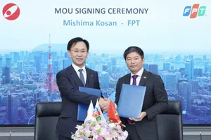 Đại diện FPT và Mishima Kosan ký kết hợp tác