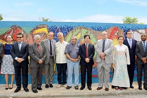 Lễ khánh thành đoạn tranh gốm