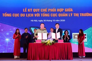 Tổng cục Du lịch và Tổng cục Quản lý thị trường ký kết quy chế phối hợp bảo vệ du khách