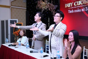 Tiến sĩ triết học làm liveshow về tình mẫu tử