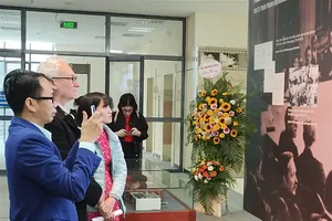 Trưng bày nhiều tư liệu, hiện vật quý về "Hội nghị Paris - Cuộc đàm phán lịch sử"