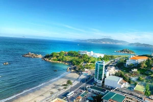 Nha Trang với ưu thế của một thành phố biển đã thu hút sự lựa chọn của người dân nhân dịp nghỉ 30-4 và 1-5 sắp tới