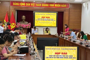 Quang cảnh buổi họp báo 