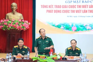 Thiếu tướng Đoàn Xuân Bộ,Tổng Biên tập Báo QĐND chia sẻ thông tin về cuộc thi viết “Bảo vệ nền tảng tư tưởng của Đảng trong tình hình mới” lần thứ 4