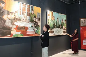 Trưng bày 208 tác phẩm hội họa, điêu khắc trong triển lãm “Những ngày tháng lịch sử”