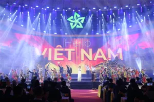 Lễ bế mạc Hội chợ Mùa Thu lần thứ nhất - năm 2025. Ảnh VIẾT CHUNG