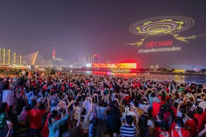 Tác phẩm “Việt Nam - Kỷ nguyên vươn mình” của tác giả Phạm Ngọc Long Thiên được trao giải nhất