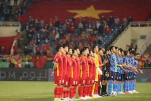 兩隊球員唱國歌。（圖源：互聯網）