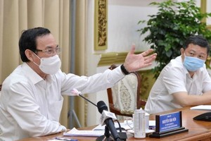 市委書記阮文年主持會議。