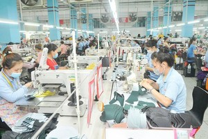 本市年終獎金最高近13億元