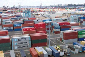 貿易逆差 9.37 億美元