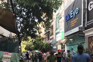 職能力量在現場滅火。