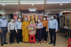 市領導拜訪第五郡若干寺廟和精舍