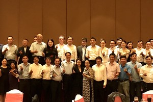 留台學生與台辦領導、貴賓留影。