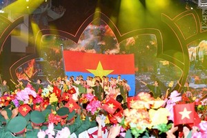 在濱藥烈士紀念館表演的節目。