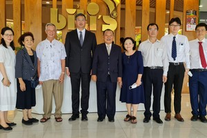 中國駐本市總領事到訪平仙公司