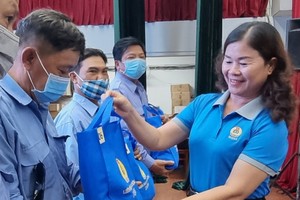 第五郡响应“工人月”运动