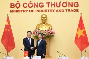 今年8月，阮鸿延部长与中国广西省壮族自治区党委书记、广西壮族自治区人大常委会主任刘宁会谈。