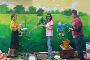 为社会治安默默作贡献的华人妇女