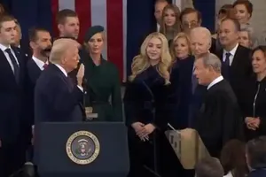 特朗普宣誓就任美国总统