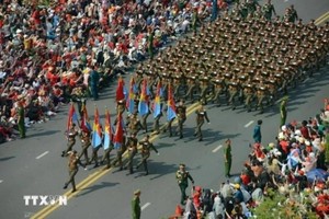 纪念越南南方解放、国家统一50周年庆典场景。图自越通社