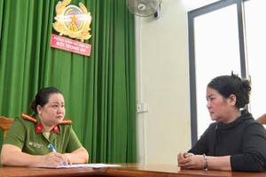 林氏秋恩（右）供述其与儿子是放高利贷团伙的头目。