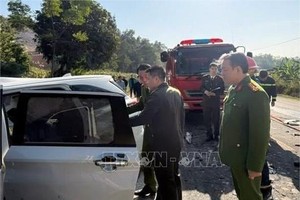 涼山省公安赴事故现场指导调查处置工作。