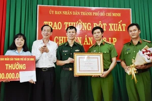 Lãnh đạo TPHCM khen thưởng các đơn vị tham gia chuyên án ma túy 218LP 