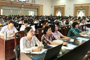 Nhân viên kế toán các trường học tại quận Bình Tân tham gia buổi tập huấn