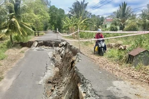 Tỉnh lộ 965 (Kiên Giang) sạt lở nghiêm trọng