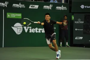 Tay vợt Lý Hoàng Nam giành quyền vào bán kết. 
