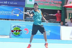 Tay vợt trẻ 17 tuổi Nguyễn Văn Phương