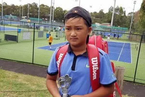 Tay vợt 11 tuổi Nguyễn Trung Nam vô địch cả U11, U13 giải quần vợt trẻ tại Australia 