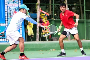 Không chỉ đánh đơn, Lý Hoàng Nam (phải) còn tiến bộ trong kỹ năng đánh đôi.