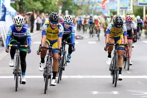 Tay đua Jutatip trong pha nước rút cuối. 