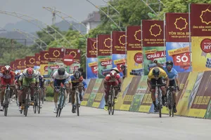 Pha ép xe của tay đua Hàn Quốc. 