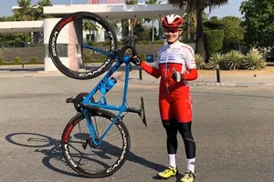 Tay đua Phạm Hồng Loan trong màu áo mới. 