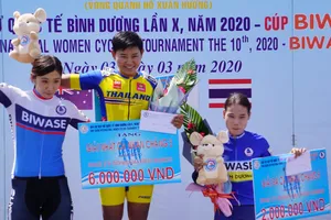 Tay đua Jutatip có chiến thắng đầu tiên tại giải. 