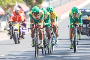 "Vua máy kéo" Trịnh Đức Tâm trong màu áo Tập đoàn Lộc Trời. 